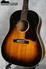 Gibson J-45 (1955) 1955年ならではの過渡期の仕様を持った1本で、スキャロップブレーシングでラージピックガード仕様の魅力ある個体です。_4