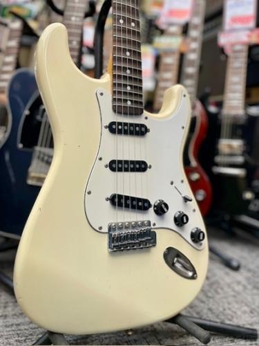 Fender Japan 【中古特価市】 1985-1986 ST72-65 -OWH/R (Olympic White)- 【Scalloped Fingerboard!】【フジゲン期】