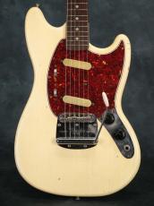 Fender 1965 Mustang White