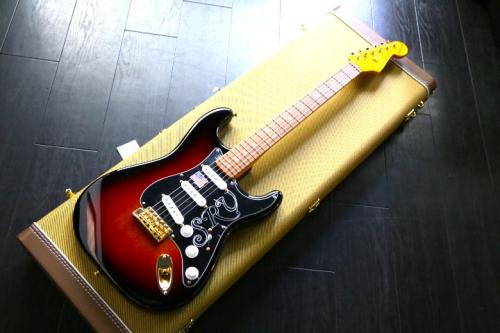 Fender STEVIE RAY VAUGHAN STRATOCASTER 極上中古　セール期間限定価格