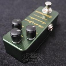 One Control Hooker’s Green Bass Machine_2