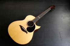 A.Kuwano Guitars（桑野亜矢喜） カスタムメイド　ハカランダ・カッタウェイ　セール期間限定価格