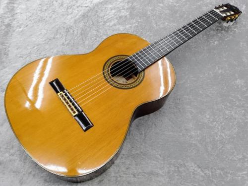 YAMAHA C-200