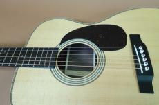Martin 000-28 Modern Deluxe / Inly Logo・Waverly Open Back Gold Peg・Solid Spruce Top With VTS・Solid Rosewood Side and Back・Adirondack Spruce Brace With VTS・Ebony Fingerboard and Bridge・Herringbone and Flamed _12