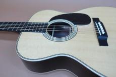 Martin 000-28 Modern Deluxe / Inly Logo・Waverly Open Back Gold Peg・Solid Spruce Top With VTS・Solid Rosewood Side and Back・Adirondack Spruce Brace With VTS・Ebony Fingerboard and Bridge・Herringbone and Flamed _13