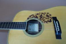 Martin D-28CWB Commemorative Edition / Clarence White・Large Sound Hole・Premium Adirondack Spruce Top・Premium Brazilian Rosewood  Side and Back・Ebony Fingerboard and Bridge ・Long Sddle【With Original Case】2003_12