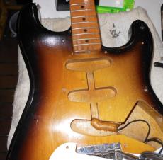 Fender STRATOCASTER_14