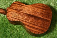 Uma ukulele UK-20ST BK Tenor_2