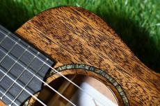 Uma ukulele UK-20ST BK Tenor_9