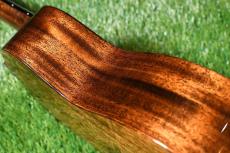 Uma ukulele UK-20ST BK Tenor_14