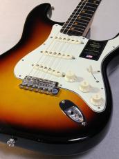 Fender 【新品特価】American Vintage II 1961 Stratocaster 3-Color Sunburst #V2447992【3.72kg】_2