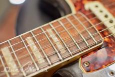 Fender 1966 Jaguar (3 Tone Sunburst)_5