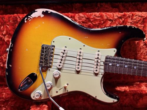 Fender Custom Shop Fender Custom Shop Michael Landau Signature 1968 Relic Stratocaster/ Bleached 3-Color Sunburst