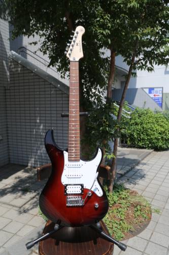 YAMAHA PACIFICA 112V