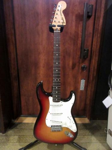 Fender 1972 Fender Stratocaster Sunburst / Rose
