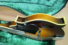 Kasuga F-6 Flat Mandolin / Lily  Head Inlay・ Solid Spruce Top・Maple Side and Back・Maple Neck・Rosewood Fingerboard・Neck Width 28mm/355mm Scale【With Original  Hard Case】 1977年頃製_4