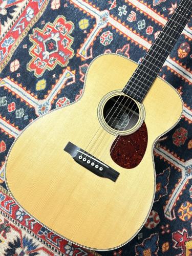 Collings 【サイズ以上の抜群の箱鳴り!!】OM2H Traditional 2023年製【粒立ちの良いサウンド】【最大48回無金利】