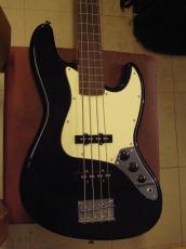 SX SJB62+/FL BK フレットレス