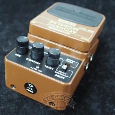 BEHRINGER AM100 ACOUSTIC MODELER_2