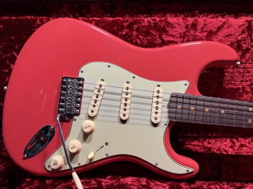 Fender Custom Shop Fender Custom Shop LTD '63 Stratocaster Journeyman Relic / Aged Fiesta Red