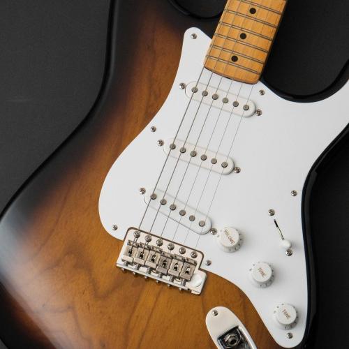 Fender 70th Anniversary American Vintage II 1954 Stratocaster【70周年記念モデル】【ギグバッグプレゼント】
