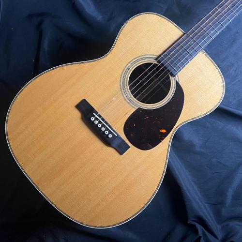 Martin 000-28