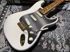 Fender Custom Shop Fender Custom Shop American Custom Stratocaster NOS / Aged White Blonde_3