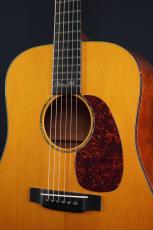 Martin D-18CW Clarence White_3