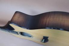 Taylor Builder’s Edition 614ce / Terrified Sitka Spruce Top・Solid Flamed Maple Side and Back・Beveled Cutaway・Scepter Inlay・Ebony Fingerboard and Bridge・V-Class Bracing・With Pickup System ES-2・Silent Satin Fi_4