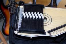 ARIA 【チューニング済み】　アンプに繋げる AutoHarp　マイクつき コードハープ　【アリア オートハープ ARIA　 ACH-210S 】_2