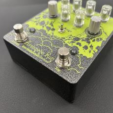 EarthQuaker Devices Avalanche Run Hammered Gray_4