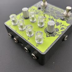 EarthQuaker Devices Avalanche Run Hammered Gray_6