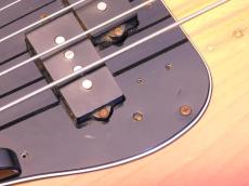 Fender Precision Bass '77 SB/R_9