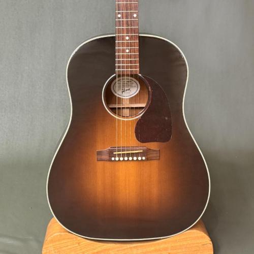 Gibson J-45 Standard