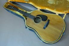 Cat's Eyes CE-800S / Limited Model・Solid Spruce Top・Solid Mahogany Side and Back・Original Peg・Mahogany Neck・Rosewood Fingerboard and Brode・Long Saddle・Tortoise Color Binding and Pick guard【With Hard Case】1981年製　