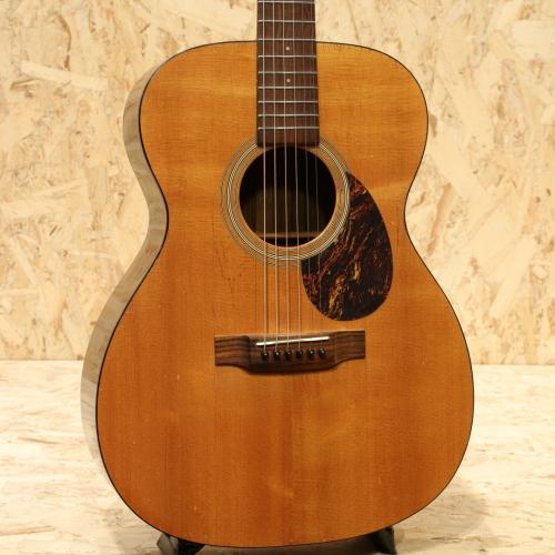 Martin OM-21 2002