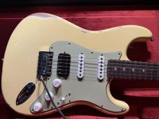 Fender Custom Shop Fender Custom Shop Custom Deluxe S-1 Stratocaster S-S-H Relic / Aged Vintage White