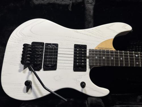Washburn Washburn N4 Nuno Bettencourt White Prototype / Black Hardware