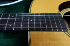 Martin D-28 75th Anniversary Edition /  Old Decal Logo・Waverly peg・Solid Adirondack Spruce Top・Solid Madagascar Rosewood Side and Back・Ivory Nut and Saddle・Ebony Fingerboard・Torts Color Pick-guard【With Marti_9