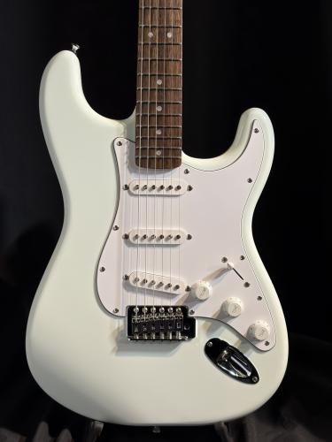 Squier FSR Affinity Series Stratocaster