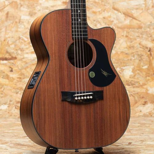 Maton EBW808C