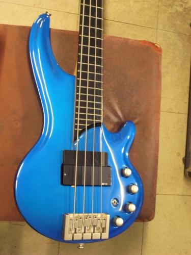 Cort Curbow Bass 【値下】