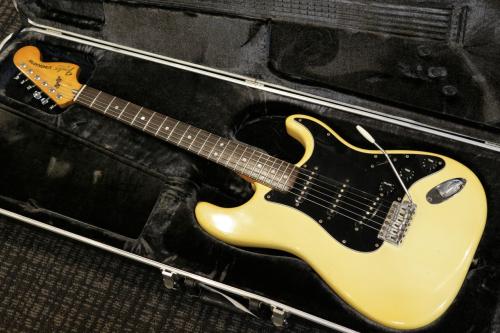 Fender 1981 Stratocaster Olympic White Rosewood Fingerboard【アッシュボディ/4.66kg】