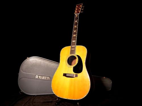Martin D-45【1976年製 奇跡のノークラック 極上モノ これぞ一期一会です!お探しの方お見逃しなく!】先ずは解説試奏動画をご覧下さい。