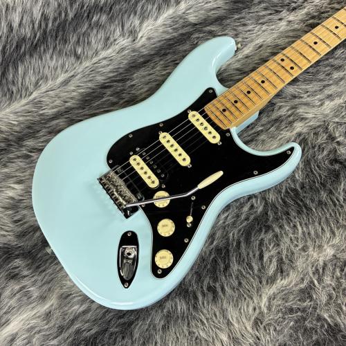 Fender Limited Edition Player Stratocaster HSS MN Sonic Blue 2022