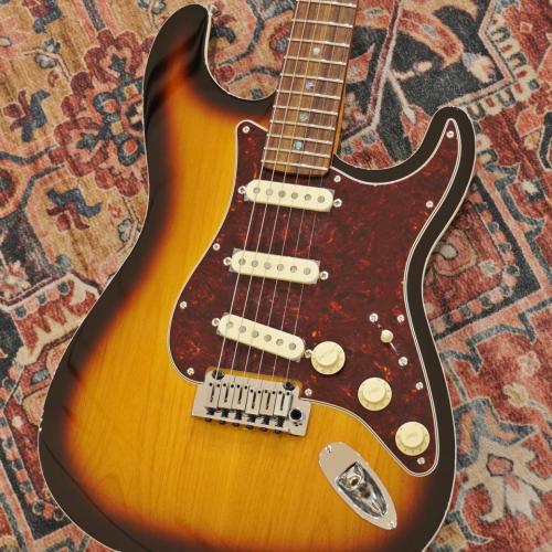 Fender Made in Japan Limited Active Modern Stratocaster, Rosewood Fingerboard, 2-Color Sunburst
