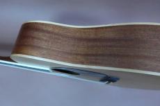 Larrivee D-02 / Limited Model・Solid Spruce Top・Solid Mahogany Side and Back・Gotoh SG-510 peg・Mahogany Neck・Ebony Fingerboard and Bridge・Maple Binding・Tortoise Color Pick guard・Matte Finish 【With Original Hard _5