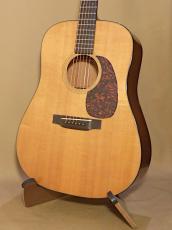 Martin D-18V_2