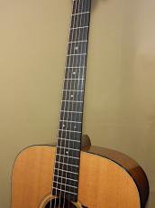 Martin D-18V_8