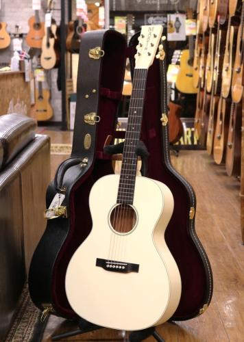 Martin 【お茶の水大楽器祭り 8/14販売 CTM Martin Fair 】 00L All White 【2024年製USED】
